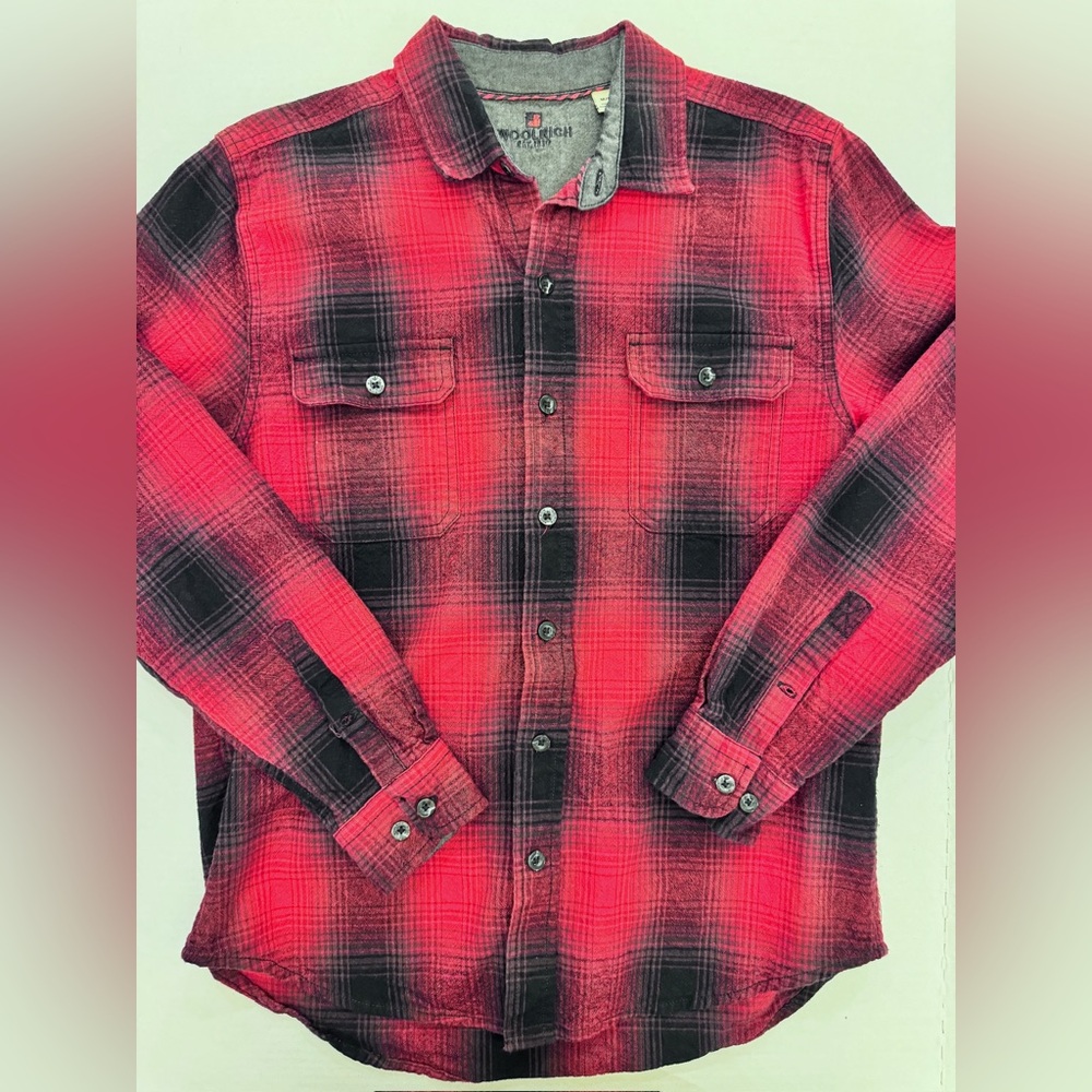 Woolrich Men’s Flannel Shirt Red & Black Ombre Plaid Lumberjack Outdoor